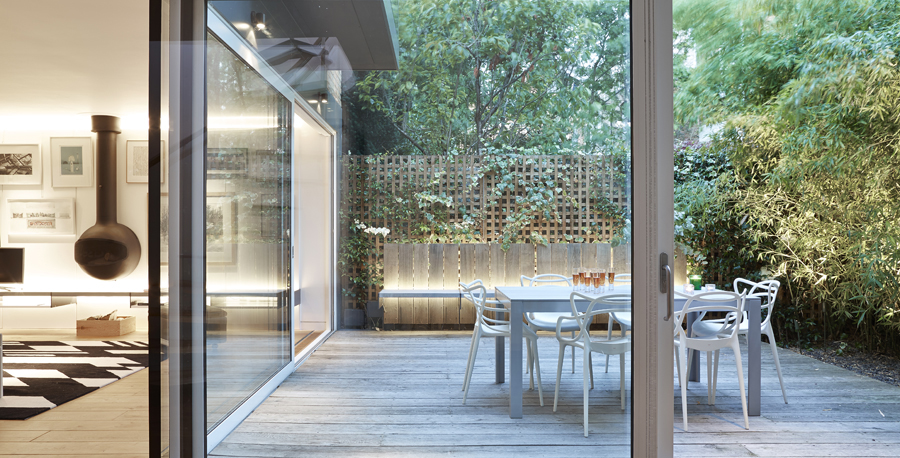 contemporary garden outside a kitchen