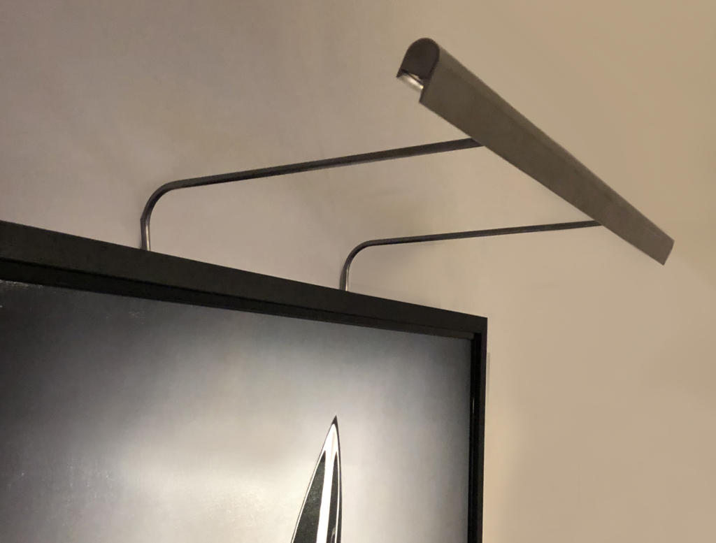 Wallace LED picture light in situ
